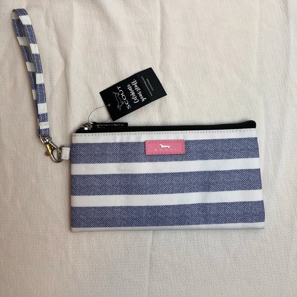 Nwt Scout Kate Wristlet - Picture 1 of 3